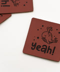 Kunstleder Label zum Annähen "Yeah!" - Stolz aus Holz